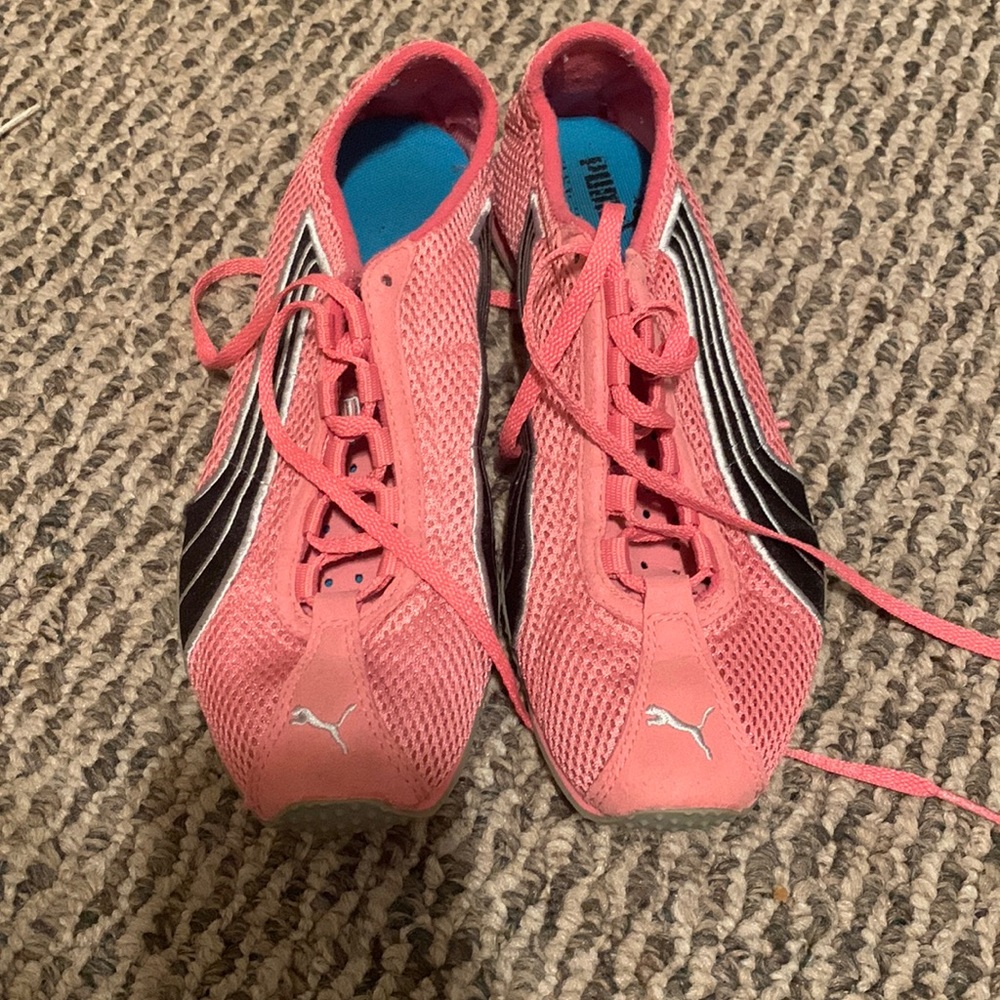 Pink pumas